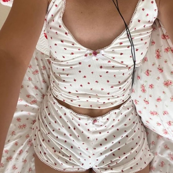 - Two piece floral outfit cropped tank and shorts lounge wear women’s - Picture 1 of 2